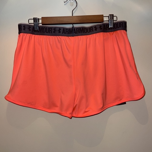 Under Armour Spandex and Shorts Size Large - Picture 2 of 4